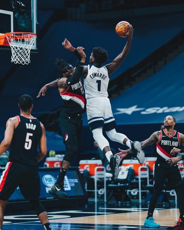 爱德华兹渐入佳境离不开唐斯，两位状元内心已相连